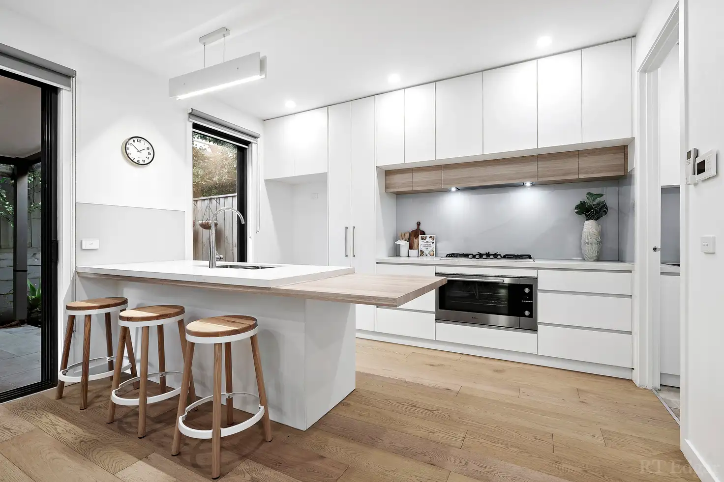 UNIT 2 35 ROSS ST, Doncaster East, Inner East Melbourne, 0 कमरे, 0 बाथरूम, Townhouse