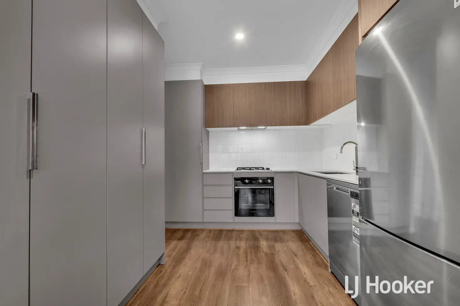 10 MYRTLE WALK, Cranbourne West, South East Melbourne, 0 Bedrooms, 0 Bathrooms, Townhouse