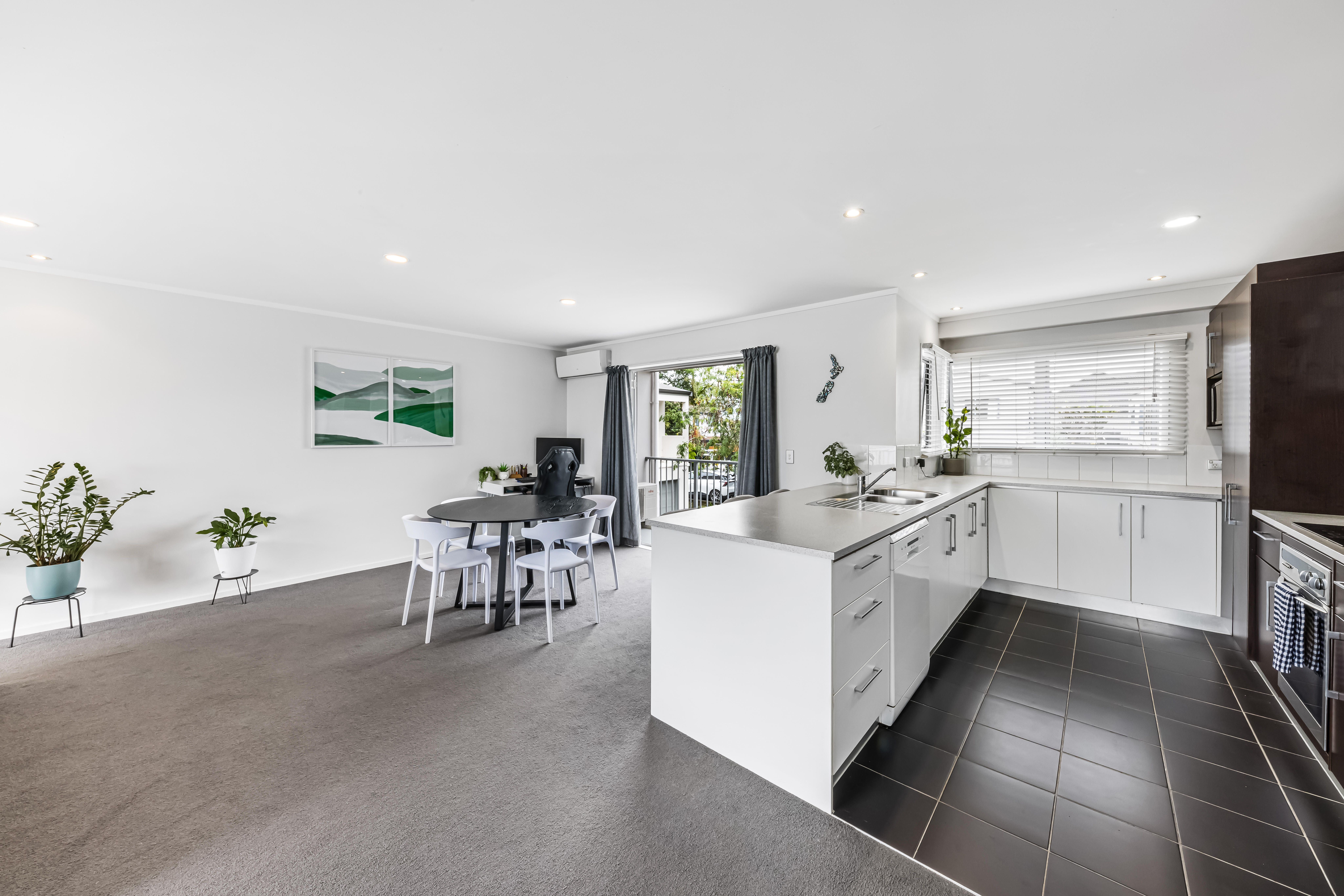 2/143a Wiseley Road, West Harbour, Auckland - Waitakere, 3房, 0浴, Townhouse