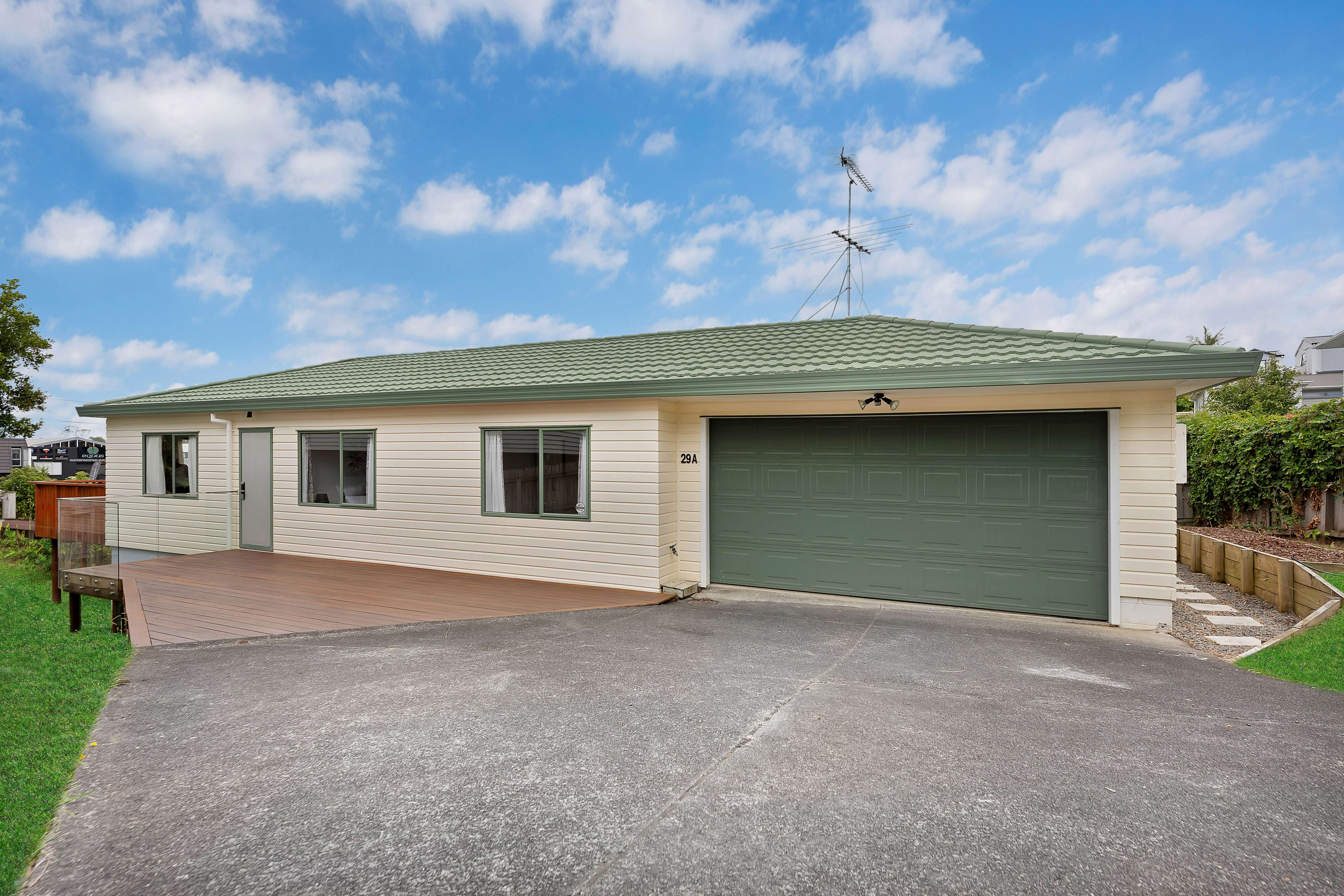 2/29 Bruce Road, Glenfield, North Shore City, 3 ห้องนอน, 2 ห้องน้ำ, House