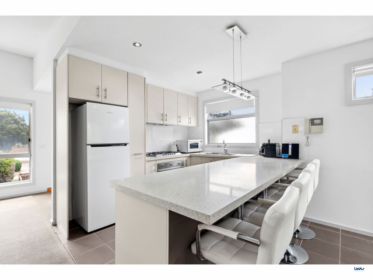 UNIT 2 31 ANDERSON ST, Torquay, Geelong, 0部屋, 0バスルーム, Townhouse