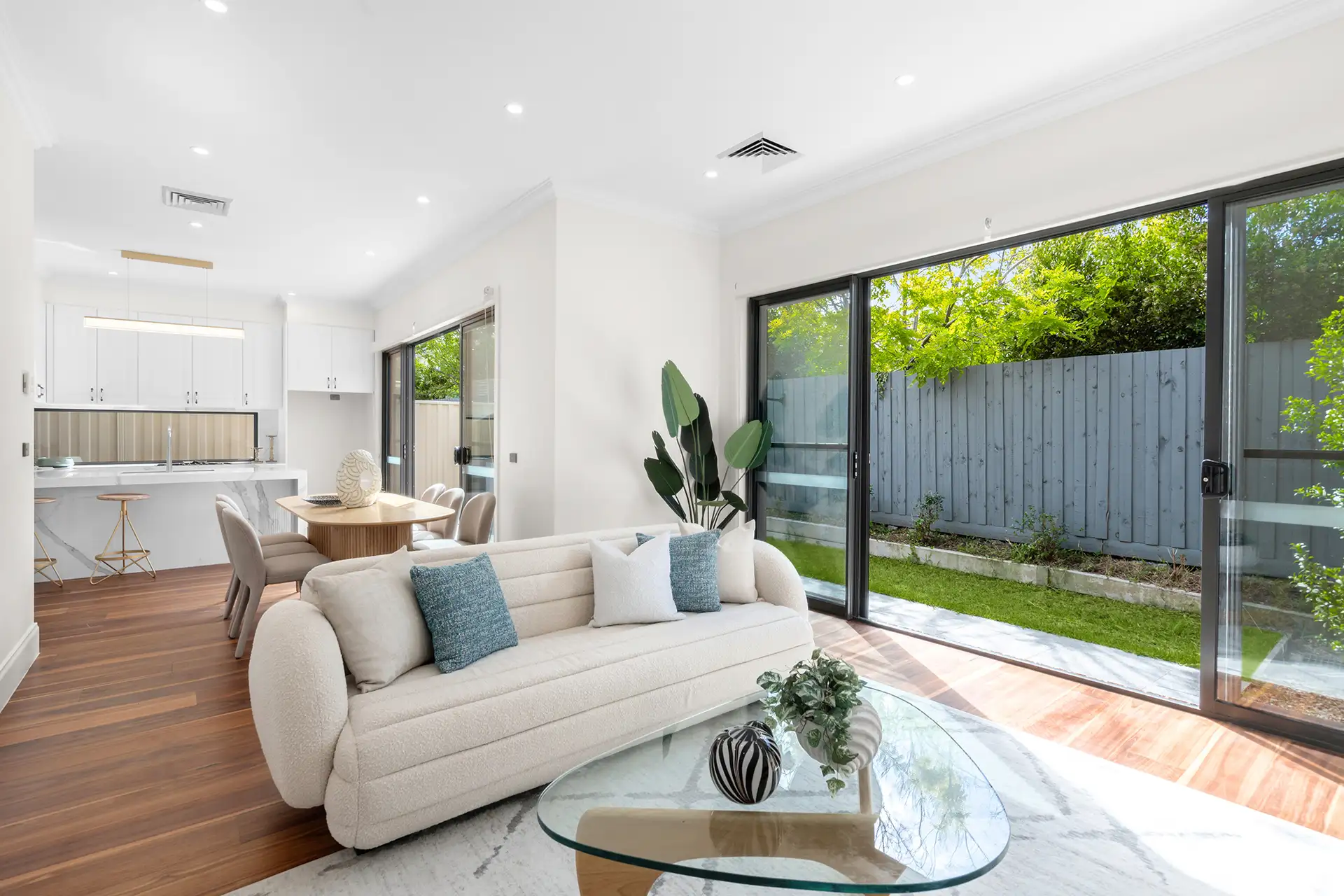 UNIT 4 8 CAMELIA ST, Box Hill, Inner East Melbourne, 0房, 0浴, Townhouse