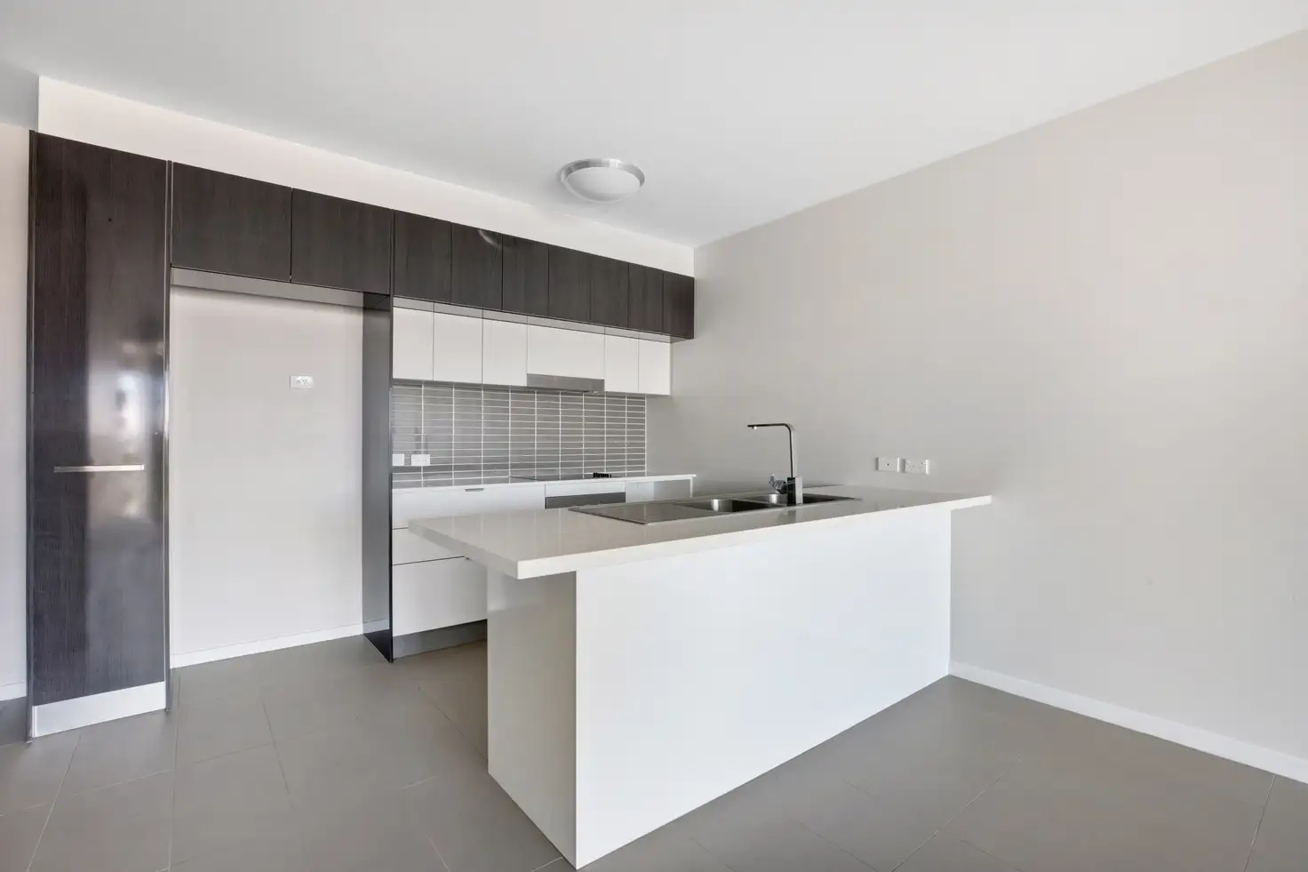 GATEWAY APARTMENTS UNIT 403 1 WILSON ST, West Mackay, Mackay, 0 침실, 0 욕실, Unit