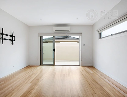 Unit 1/15 COMPTON STREET, RESERVOIR, 0 ਕਮਰੇ, 0 ਬਾਥਰੂਮ, Townhouse
