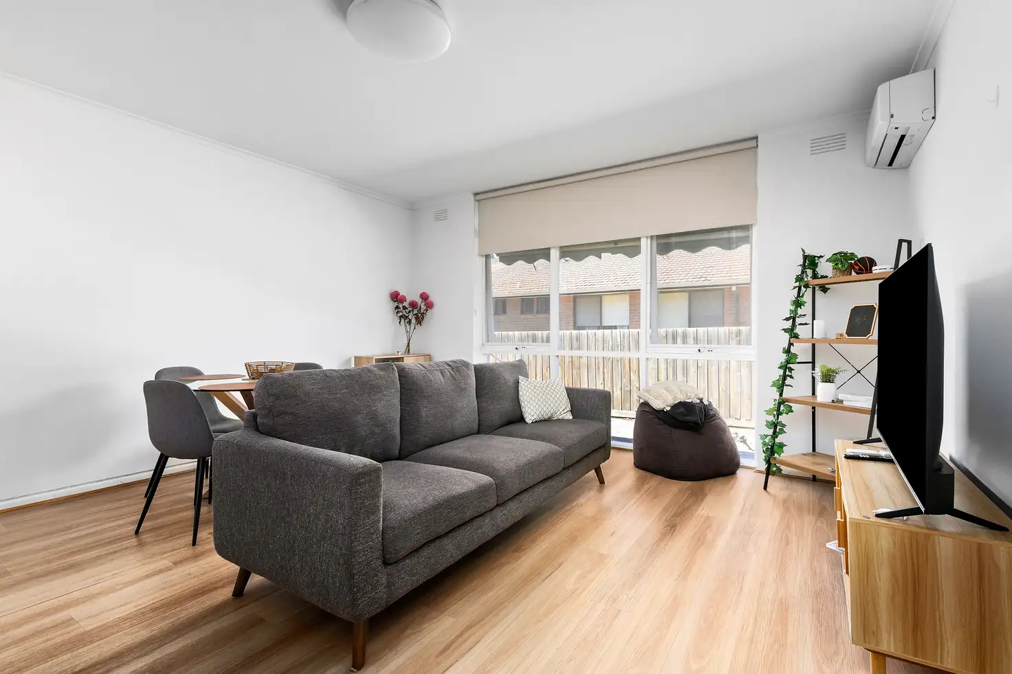 UNIT 1 12 FLETCHER ST, Essendon, North Melbourne, 0 Kuwarto, 0 Banyo, Unit