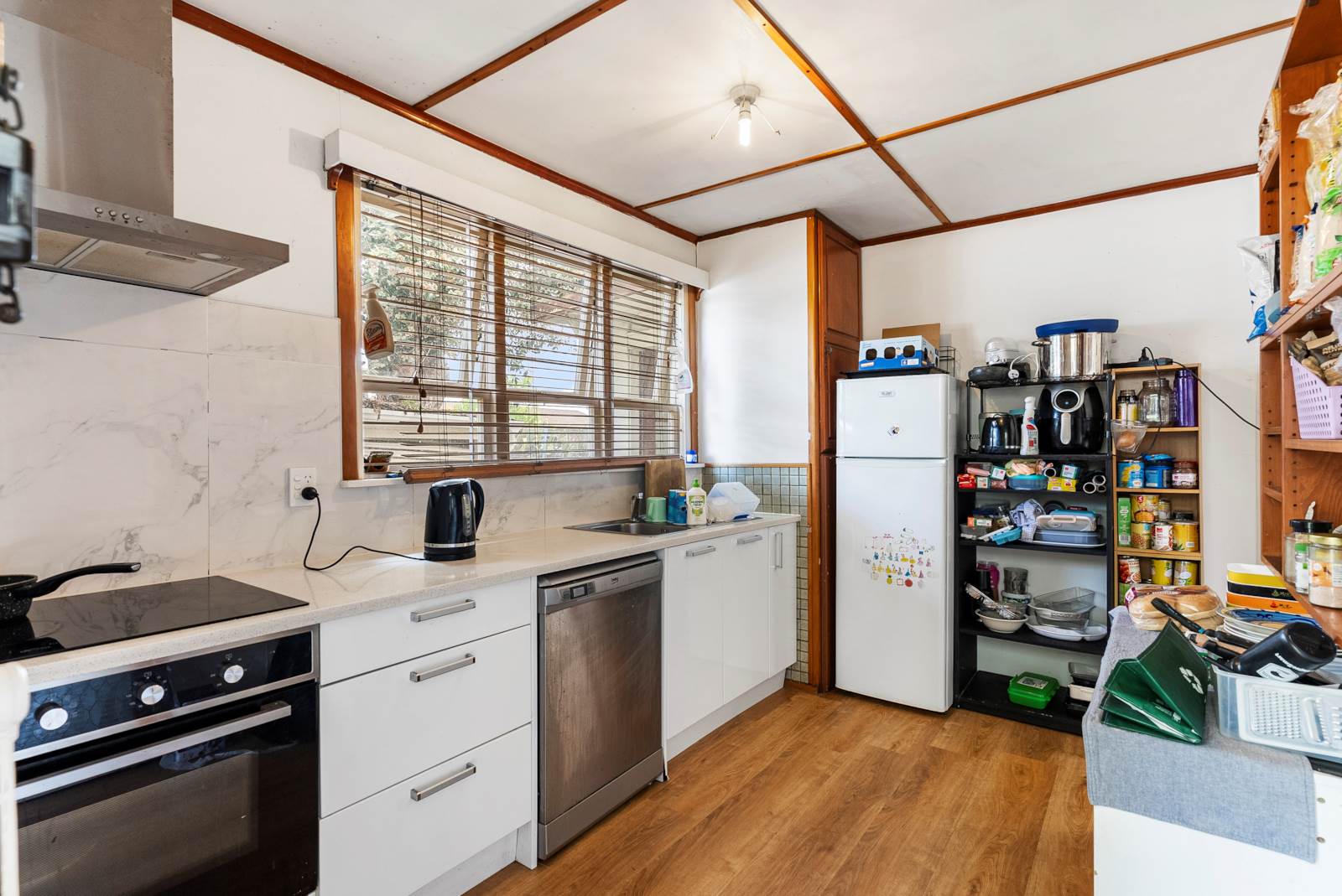 282 West Coast Road, Glen Eden, Waitakere City, 5 ਕਮਰੇ, 2 ਬਾਥਰੂਮ, House