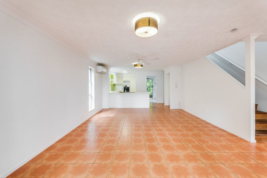 UNIT 9 8 DALPURA ST, Surfers Paradise, Gold Coast, 0 कमरे, 0 बाथरूम, Townhouse