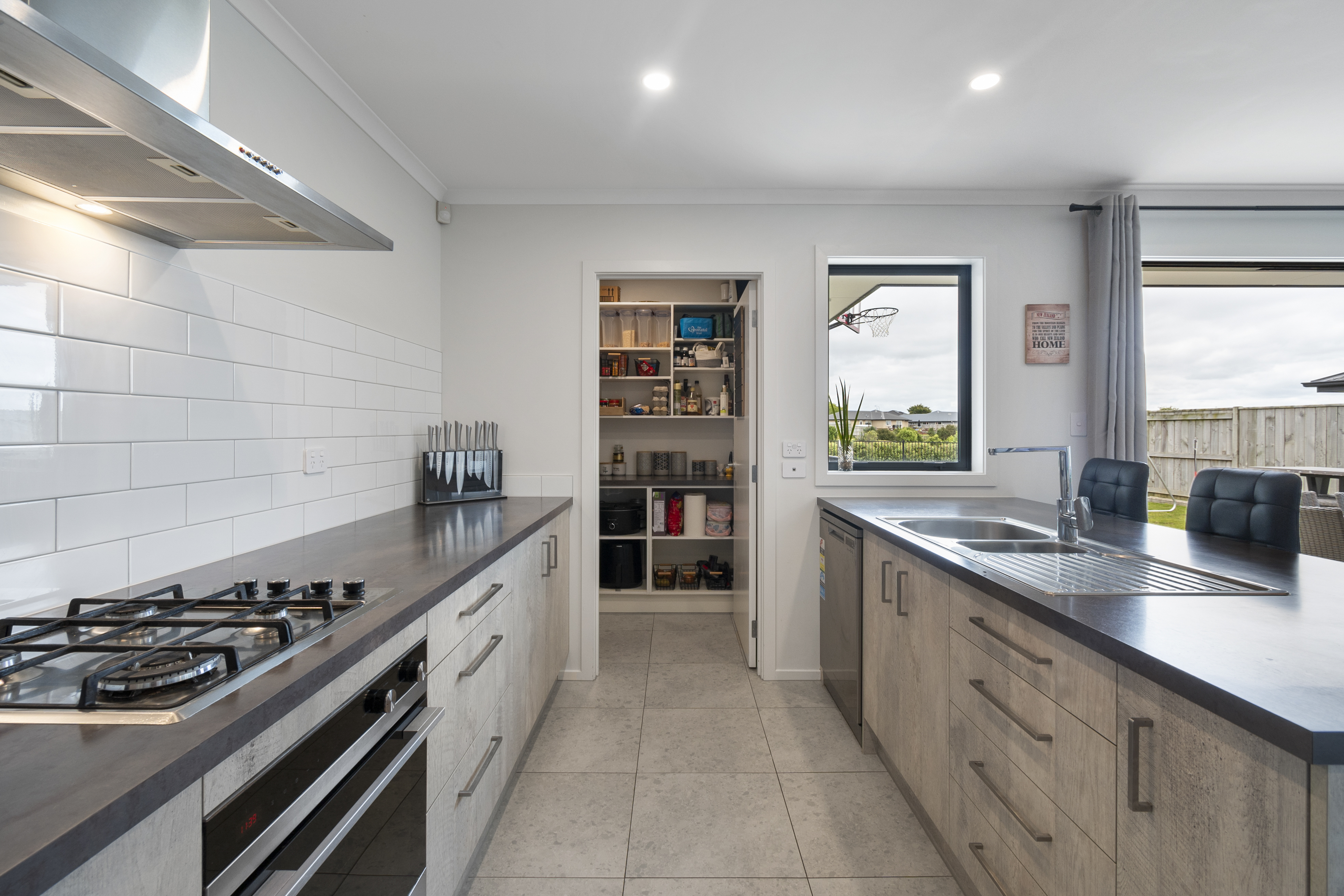 21 Sardinia Grove, Fitzherbert, Palmerston North City, 4房, 2浴, House
