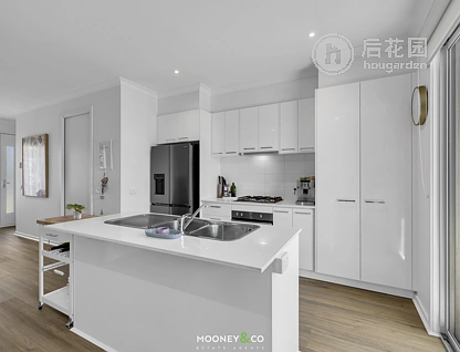 8 NANEA PATH, CRANBOURNE VIC 3977, 3房, 2浴, Townhouse