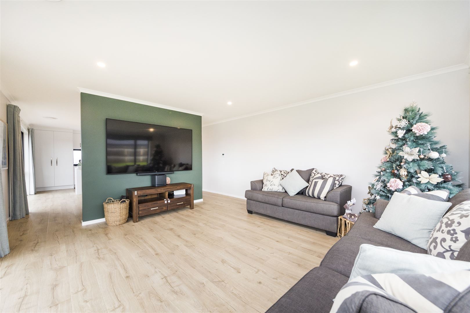 202 Pacific Drive, Fitzherbert, Palmerston North City, 3 Bedrooms, 2 Bathrooms