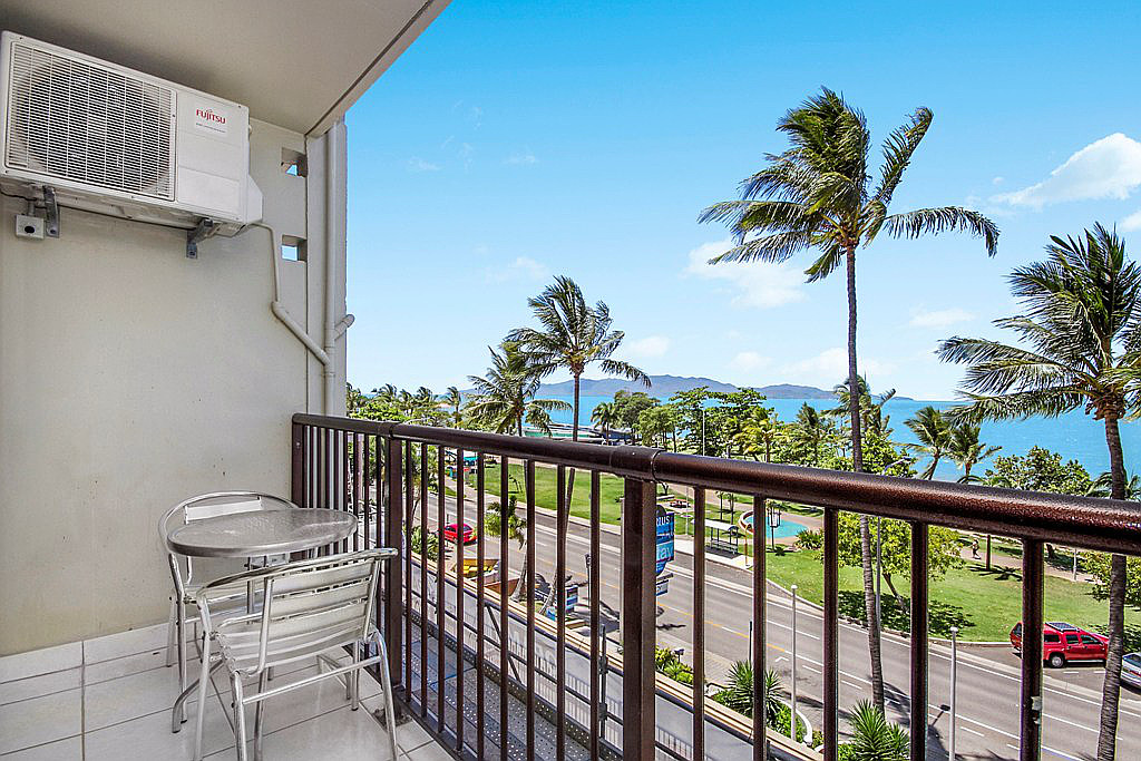 UNIT 202 75 THE STRAND, North Ward, Townsville, 0 rūma, 0 rūma horoi, Unit