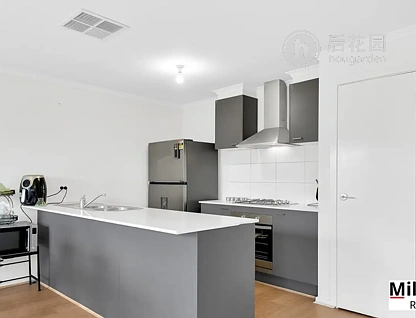 108 STONEHILL DR, MADDINGLEY VIC 3340, 0 Kuwarto, 0 Banyo, House