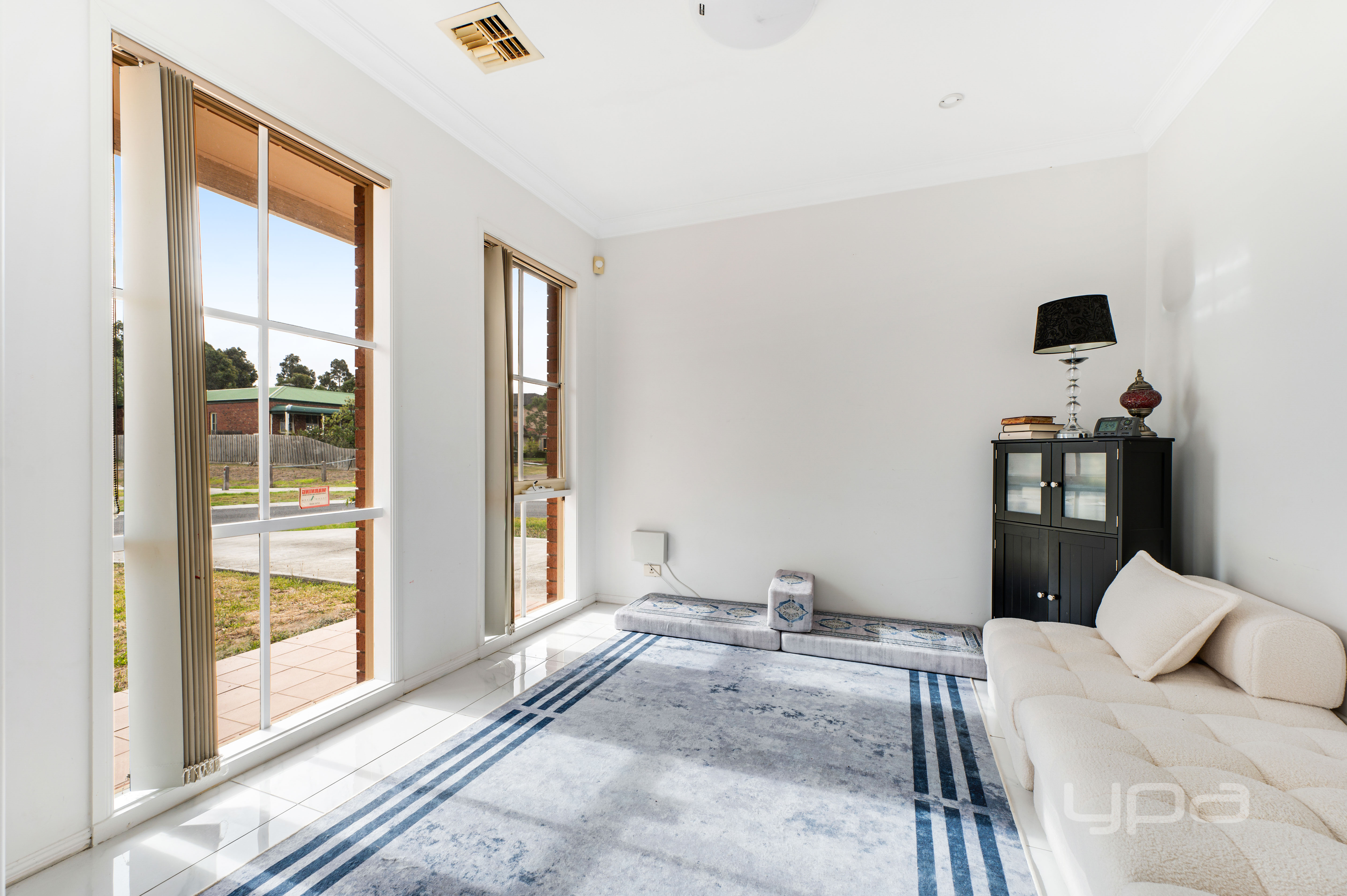 16 THOMPSON CR, Roxburgh Park, North Melbourne, 0 कमरे, 0 बाथरूम, House