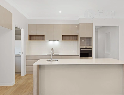 10 TREVETHAN ST, MOUNT LOFTY QLD 4350, 0房, 0浴, House