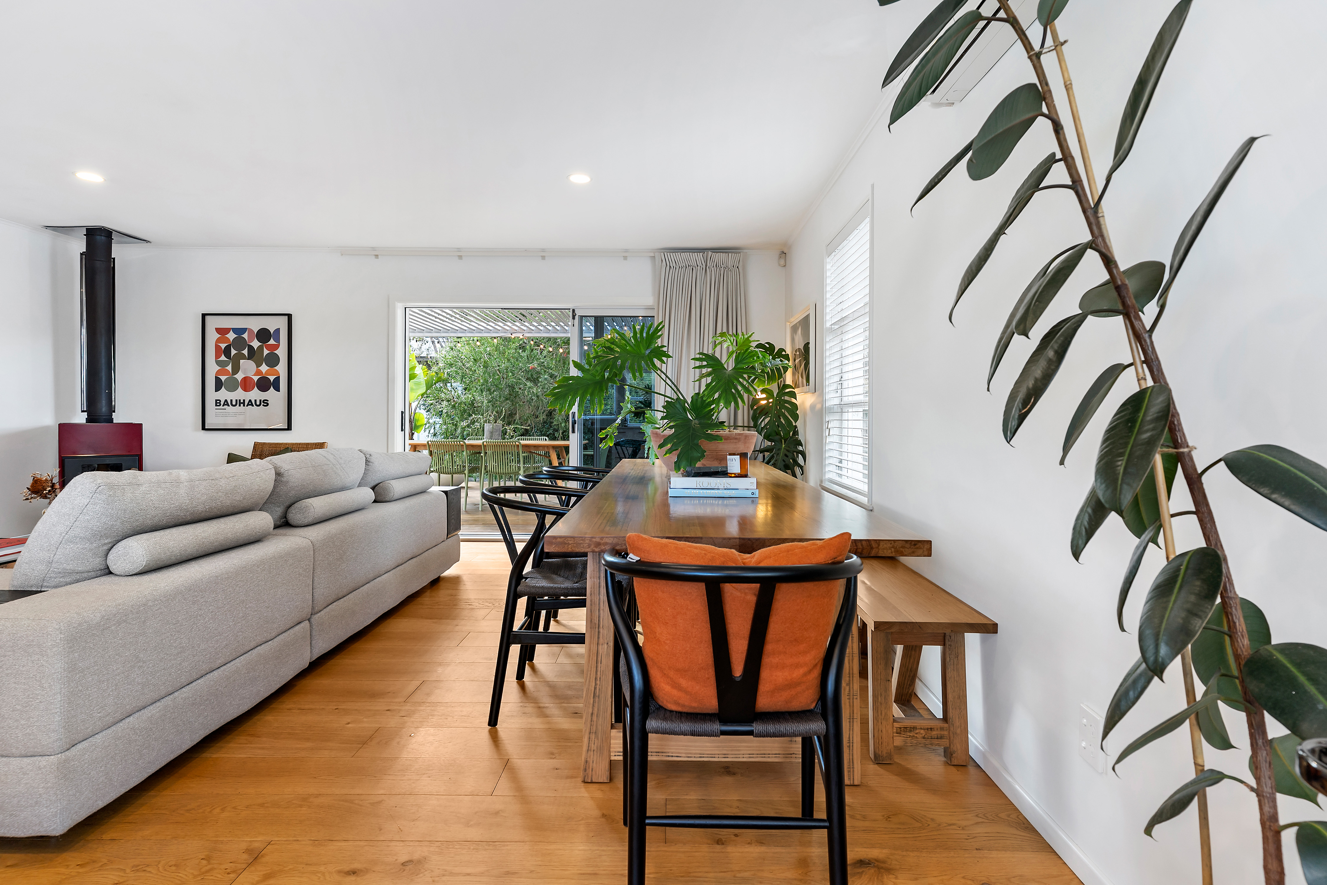 1/12 Grimshaw Place, Henderson, Waitakere City, 3 침실, 1 욕실, House