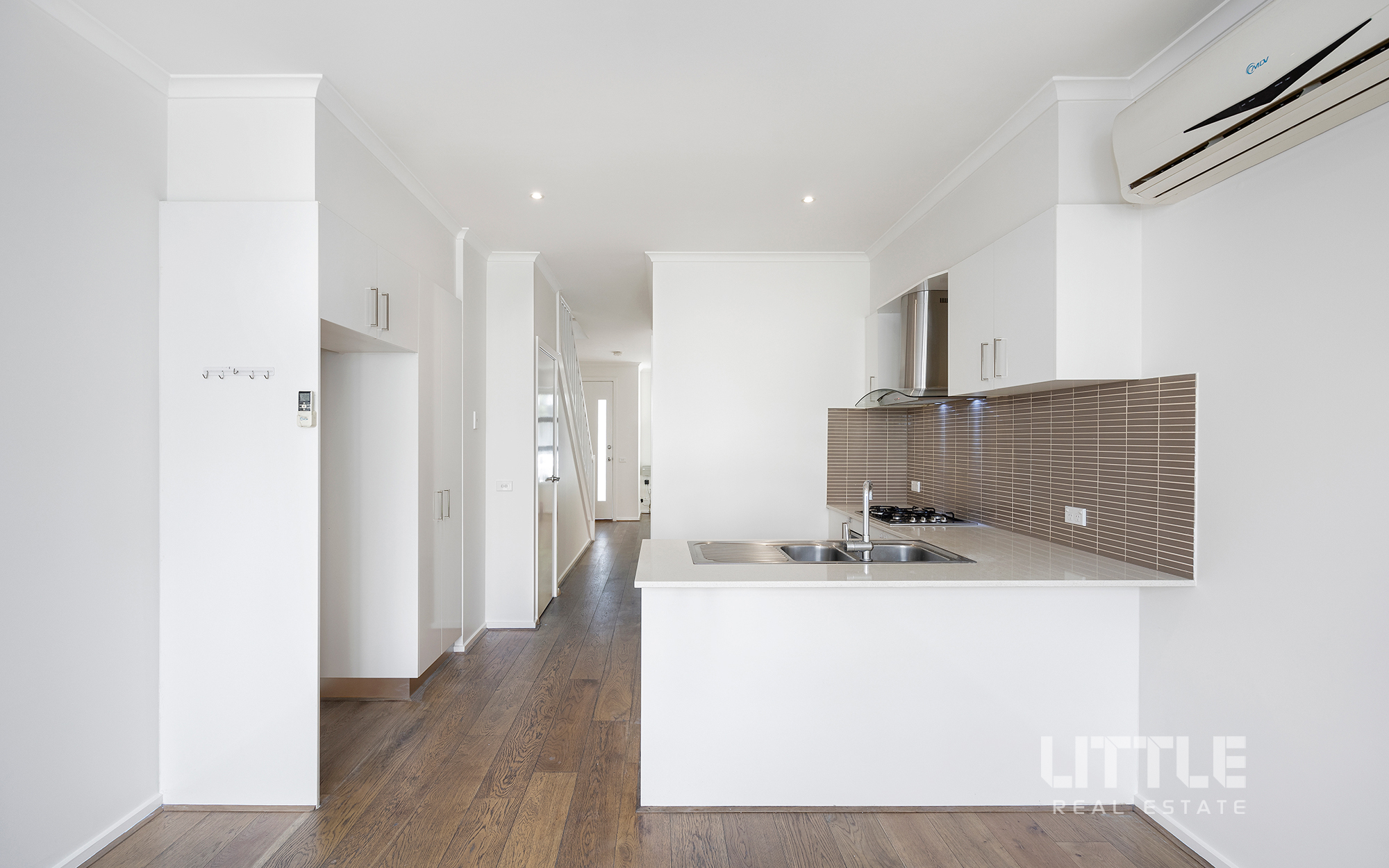 52 GRATTAN COVE, Craigieburn, North Melbourne, 0 Schlafzimmer, 0 Badezimmer, Townhouse