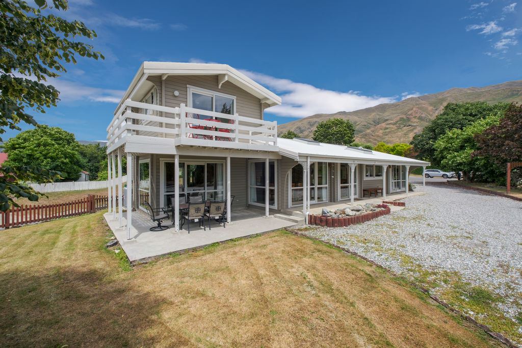 38 Sargood Drive, Wanaka