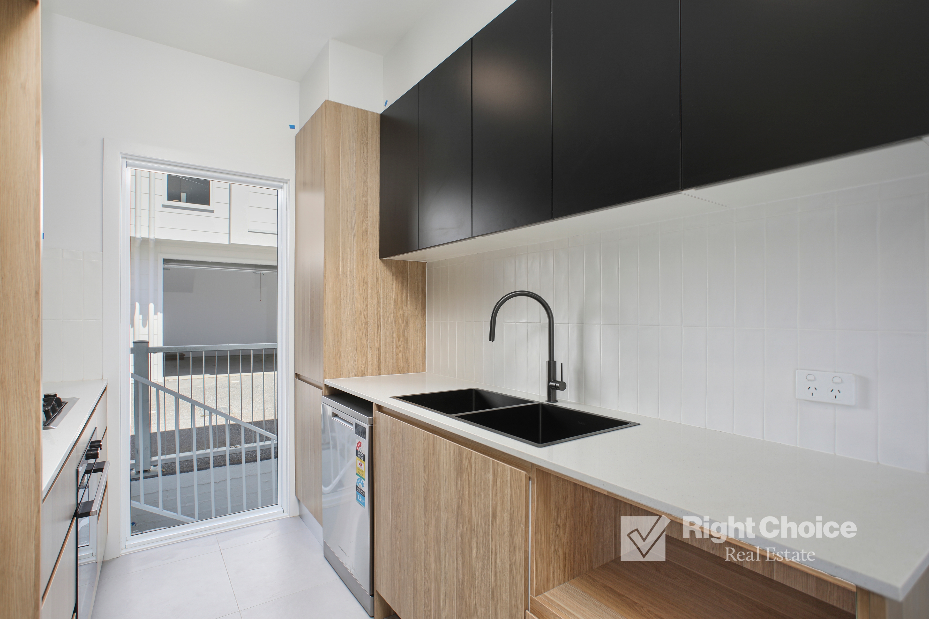 18 KAYLAUR CR, Albion Park Rail, South Coast, 0 Bedrooms, 0 Bathrooms, Townhouse