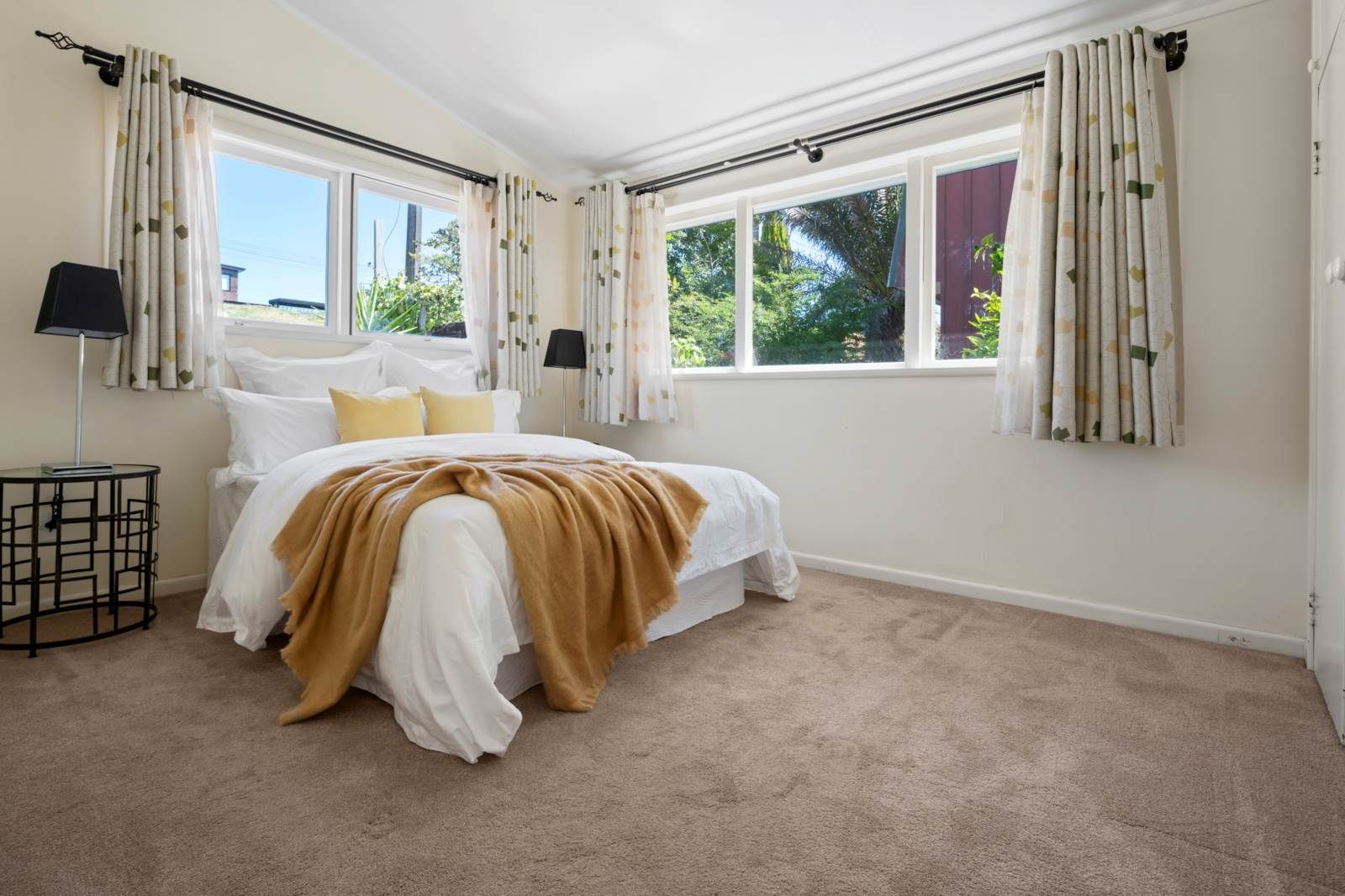 575 East Coast Road, Browns Bay, Auckland - North Shore, 4 Bedrooms, 2 Bathrooms, House
