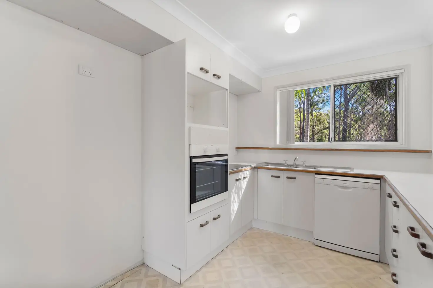 SUMMER PLACE UNIT 111 97 EDMUND RICE DR, Southport, Gold Coast, 0 ห้องนอน, 0 ห้องน้ำ, Townhouse