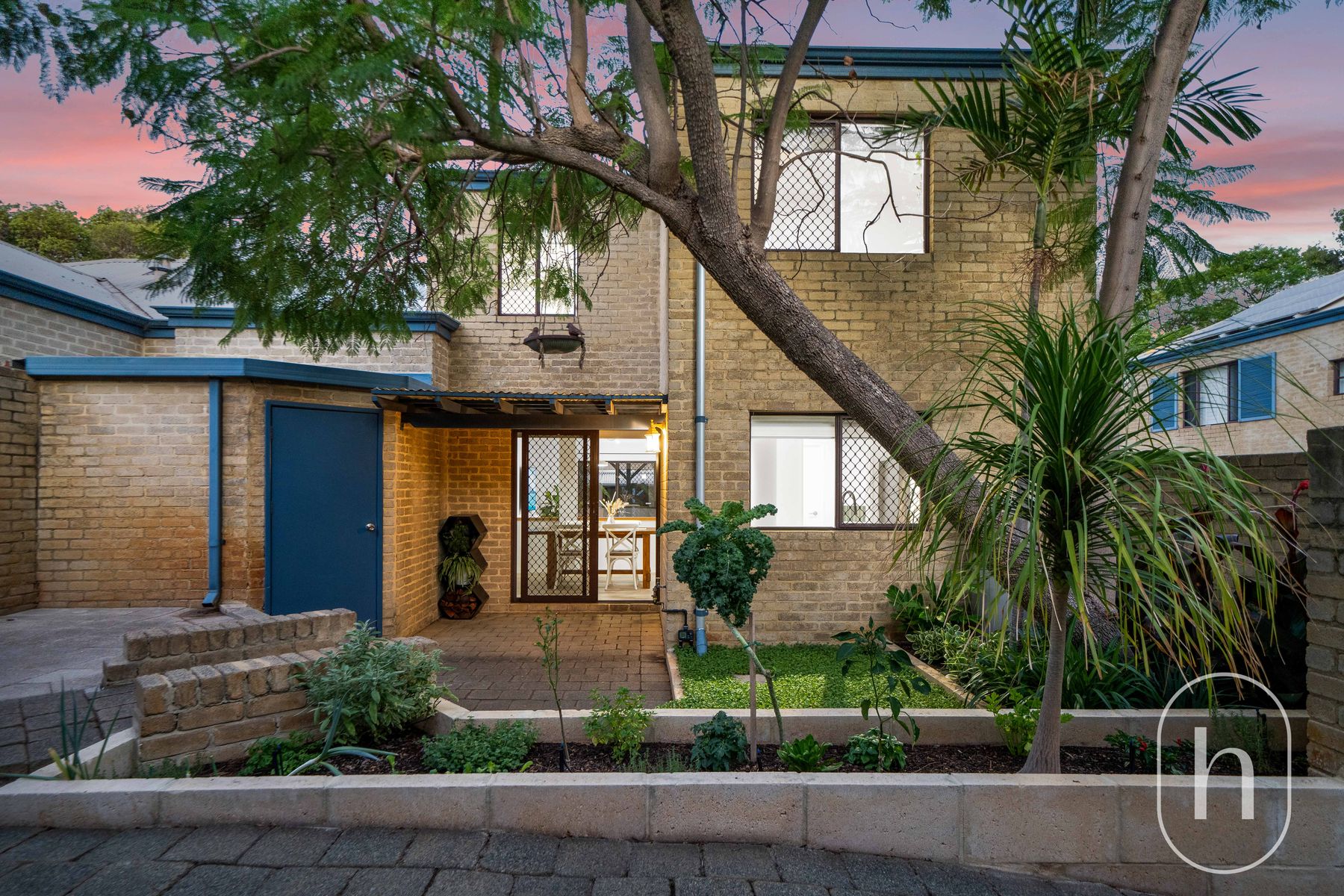 UNIT 2 3 LAWRENCE ST, Como, Perth CBD, 0 Bedrooms, 0 Bathrooms, Townhouse